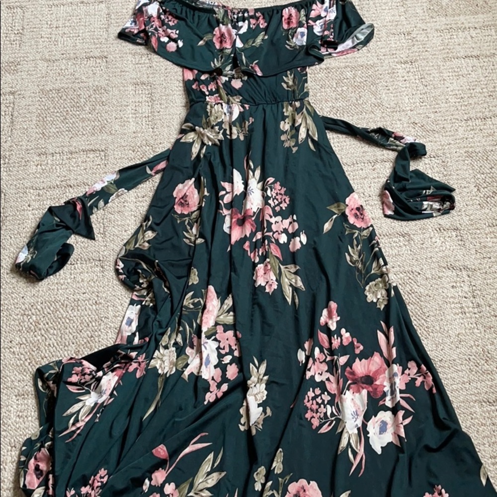 Floral off the shoulder maxi dress!